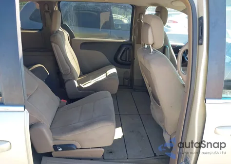 2011 Chrysler Town & Country Touring из США, поврежденный, VIN 2A4RR5DG5BR638376